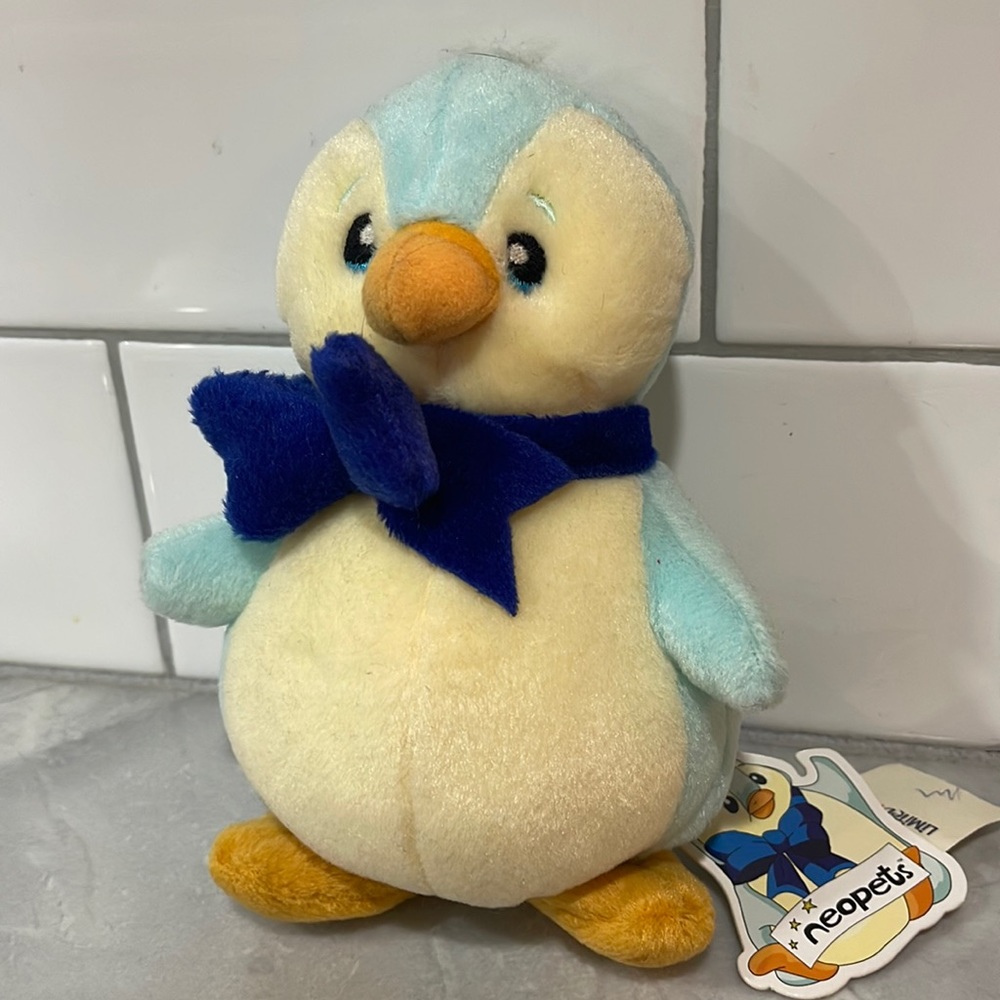 NWT Neopets Bruce plushie penguin